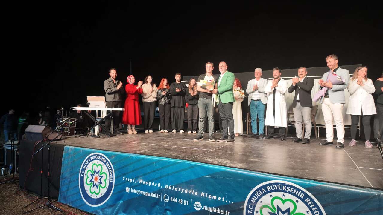 Gençlere Tiyatro Yoluyla Bağımlılıkla Mücadele Mesajı 1